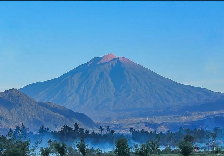 Wajib Masuk Daftar List Liburan Kamu! Inilah Pesona Gunung-Gunung Terkenal di Pulau Sumatera