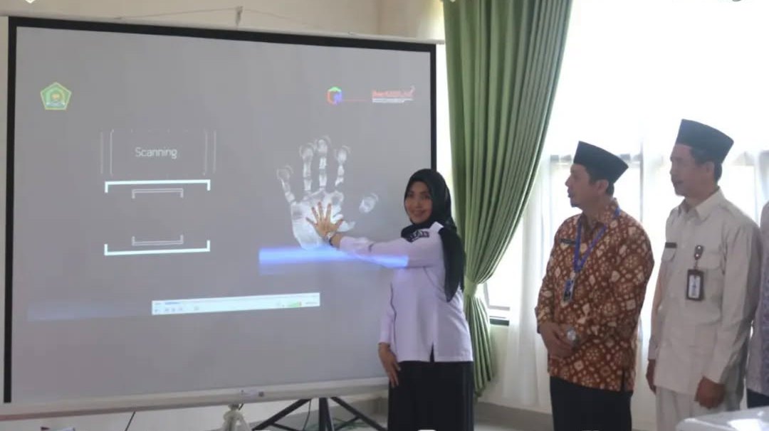 Wawako Hj Bertha Lounching Inovasi SAPA UMAT