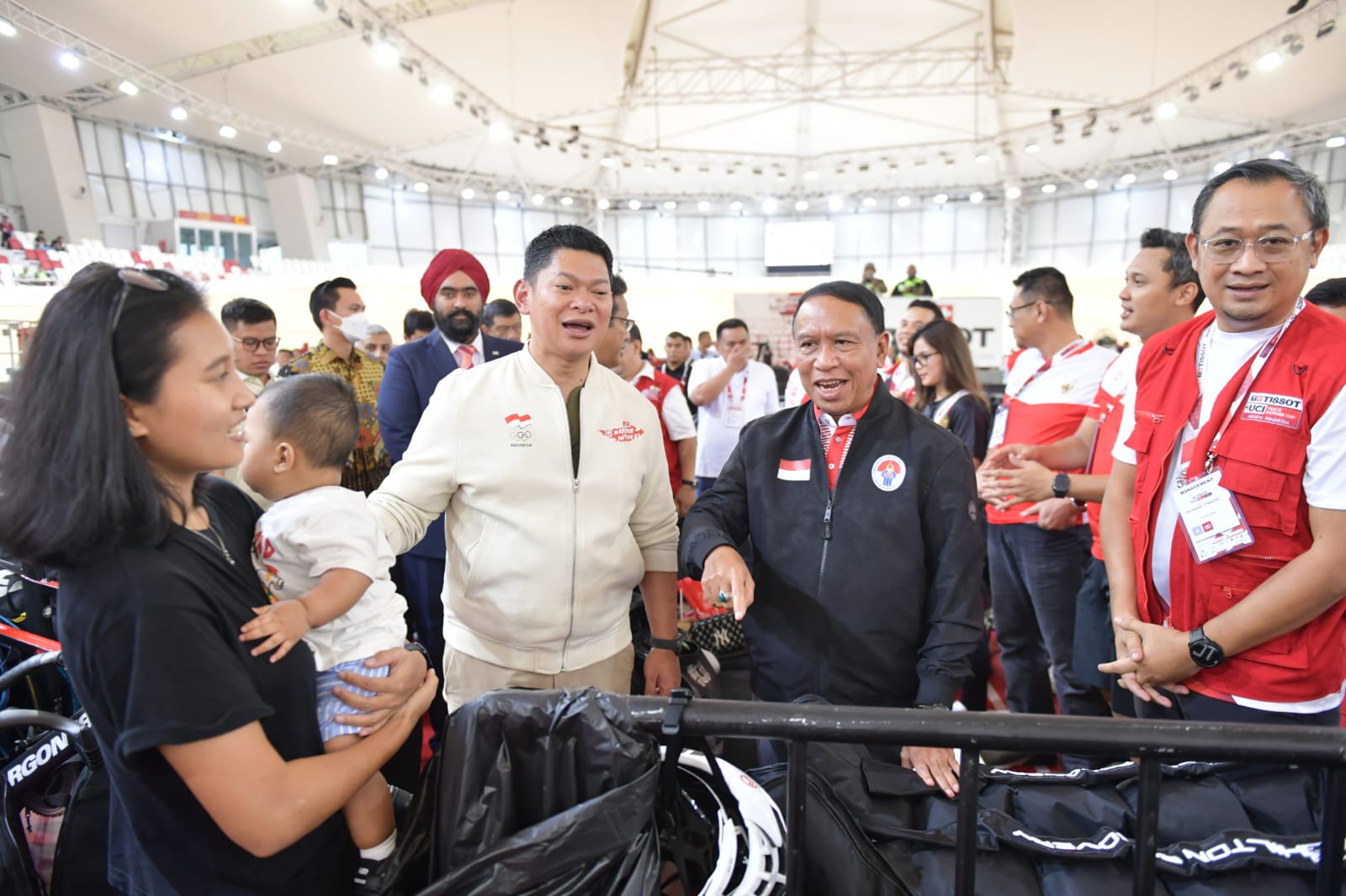 Menpora Amali Beri Semangat Kepada Atlet Sepeda Indonesia yang Bertanding di Tissot UCI Track Nation Cup 2023