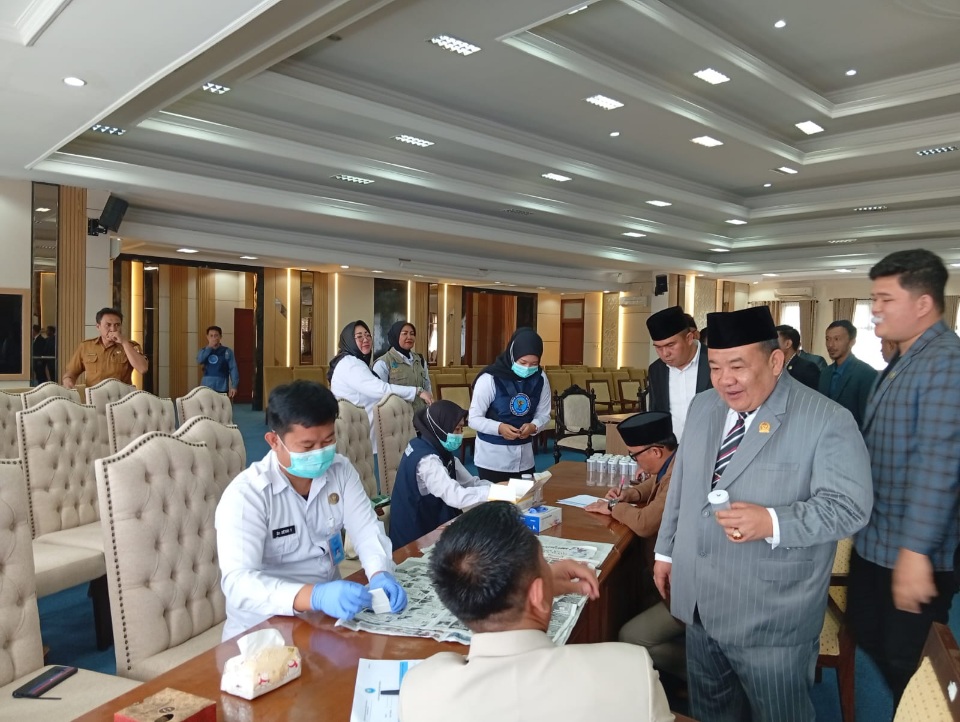 Mendadak Tes Urine Usai Pariipurna, Ternyata Ada Anggota DPRD Tak Hadir