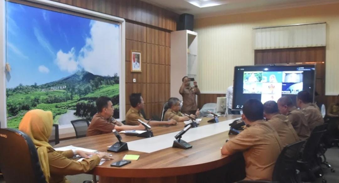 Wakil Wali Kota Pagar Alam Hj. Bertha Ikuti Rapat Koordinasi Pengendalian Inflasi Bersama Menteri Dalam Negeri