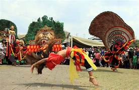 Inilah Tradisi Tak Lazim 5 Suku Indonesia Yang Bikin Masyarakat Bengong! Ini Nama Suku dan Tradisinya