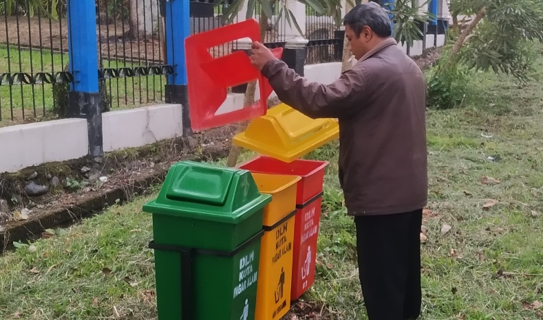 Usulkan Penambahan Tempat Sampah 