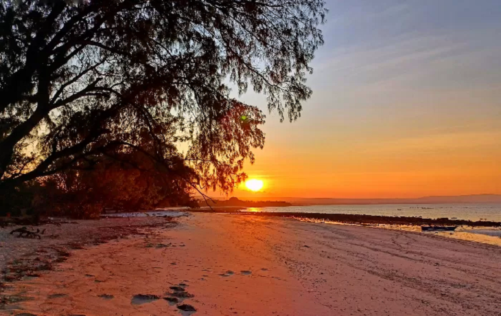 Wisata Awal Tahun di Sumba Timur! Melepas Penat di Pantai Puru Kambera yang Punya Sunset Cantik