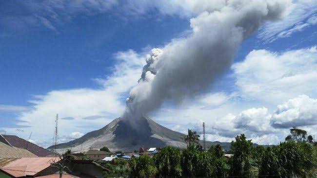 Jangan Terpancing Isu Gunung Meletus