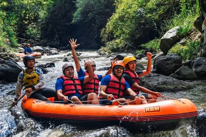 Kaliwatu Rafting Malang, Pengalaman Wisata Arung Jeram yang Menguji Adrenalin Anda