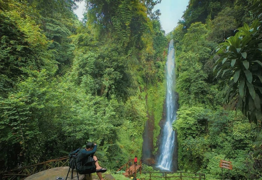 Ke Surabaya Bikin Ngadem, Kamu Jangan Lewatkan Berwisata Air Terjun, Cek Lokasinya Disini