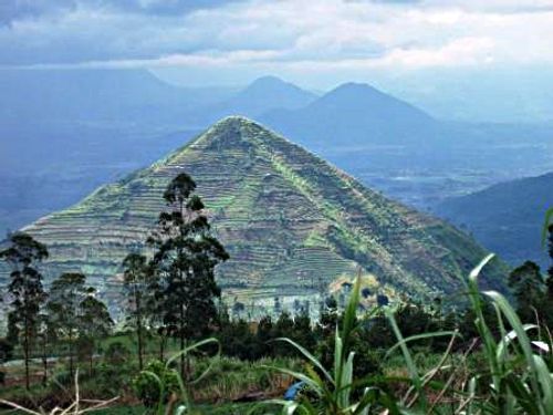 Fakta dan Mitos Situs Gunung Padang, No 4 dari 13 Faktanya Menggemparkan Dunia!