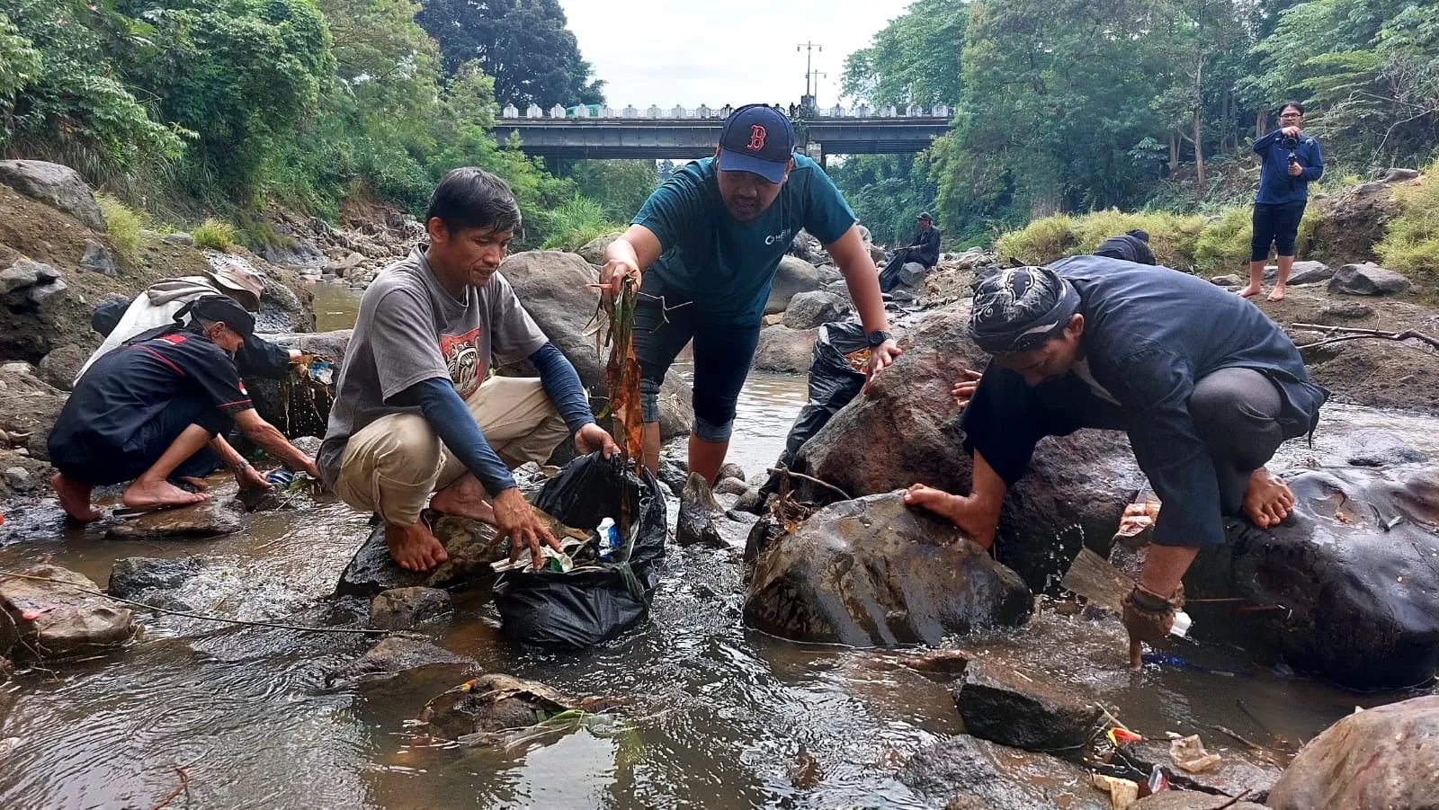 Waspada Banjir di Musim Hujan, Kelurahan Selibar Pagaralam Ajak Warga Jaga Lingkungan