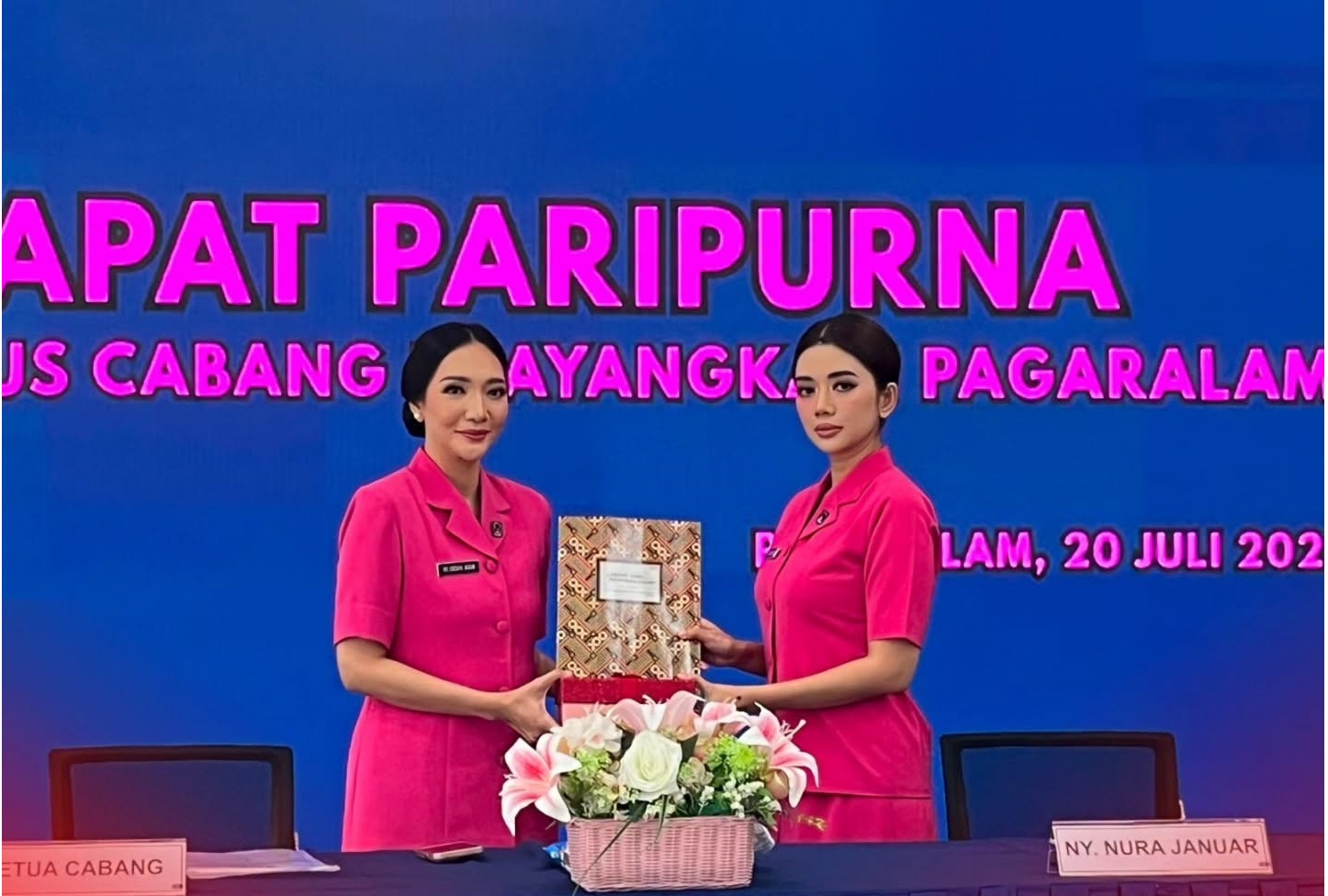 Ny. Gesha Adam Emban Amanah Ketua Bhayangkari Cabang Pagar Alam