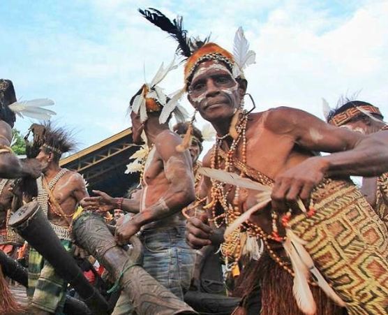 Satu-satunya di Indonesia! Inilah Tradisi Perkawinan yang Tak Lazim dan Aneh 