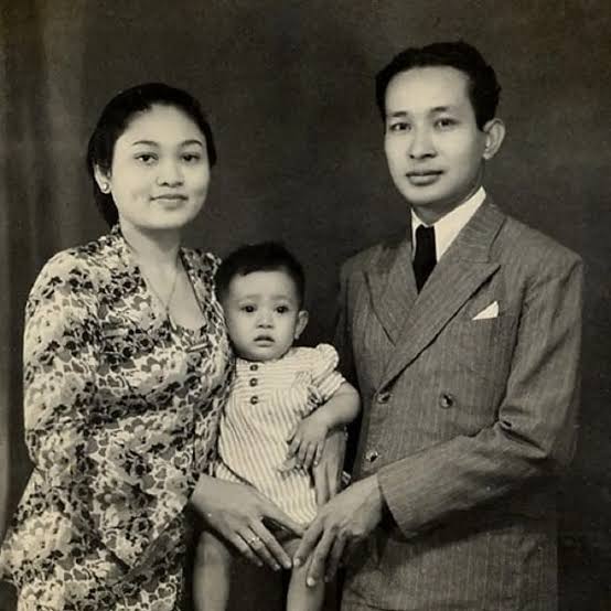 Melihat Sejarah Ibu Tien Istri Soeharto, Ada Apa?