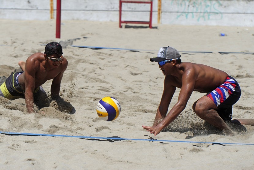 Tak Banyak yang Tahu, Inilah Permainan Bola Pantai yang Paling di Gemari