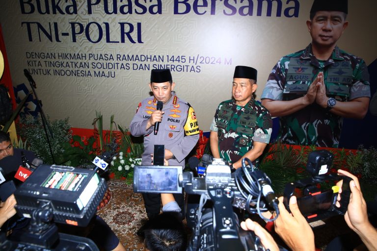 Tingkatkan Sinergitas dan Soliditas, TNI-Polri Selenggarakan Buka Bersama