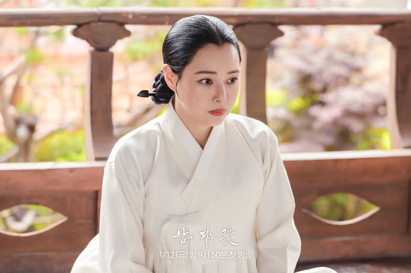 Bikin Ngakak! inilah Sinopsis Knight Flower, Drakor Comedy Action yang Dibintangi Honey Lee