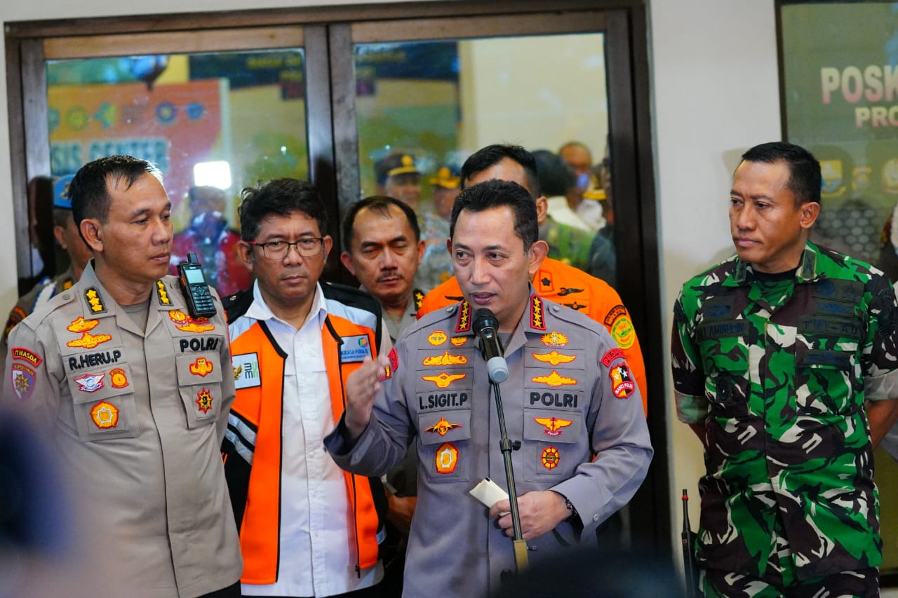 Kapolri Pastikan Kondisi Korban Heli Pendaratan Darurat Membaik