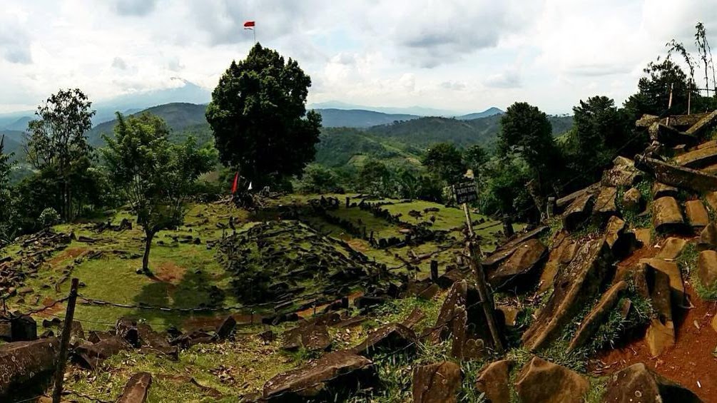 Zaman Paleolitikum Situs Gunung Padang Sudah Ada, 3 Ton Logam Mulia Dan Pasir Anti Gempa Milik Siapa?