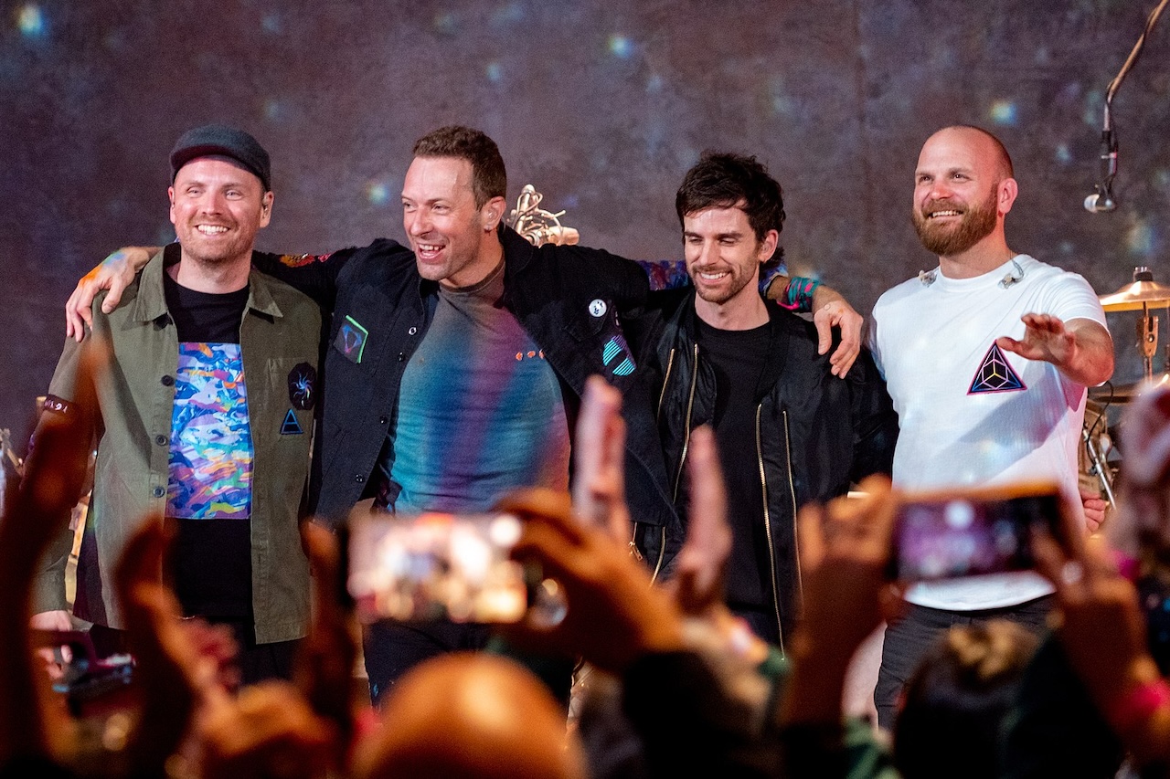 Lirik Lagu Shiver - Coldplay dan Terjemahan, Punya Makna Mendalam Soal Pengorbanan Cinta