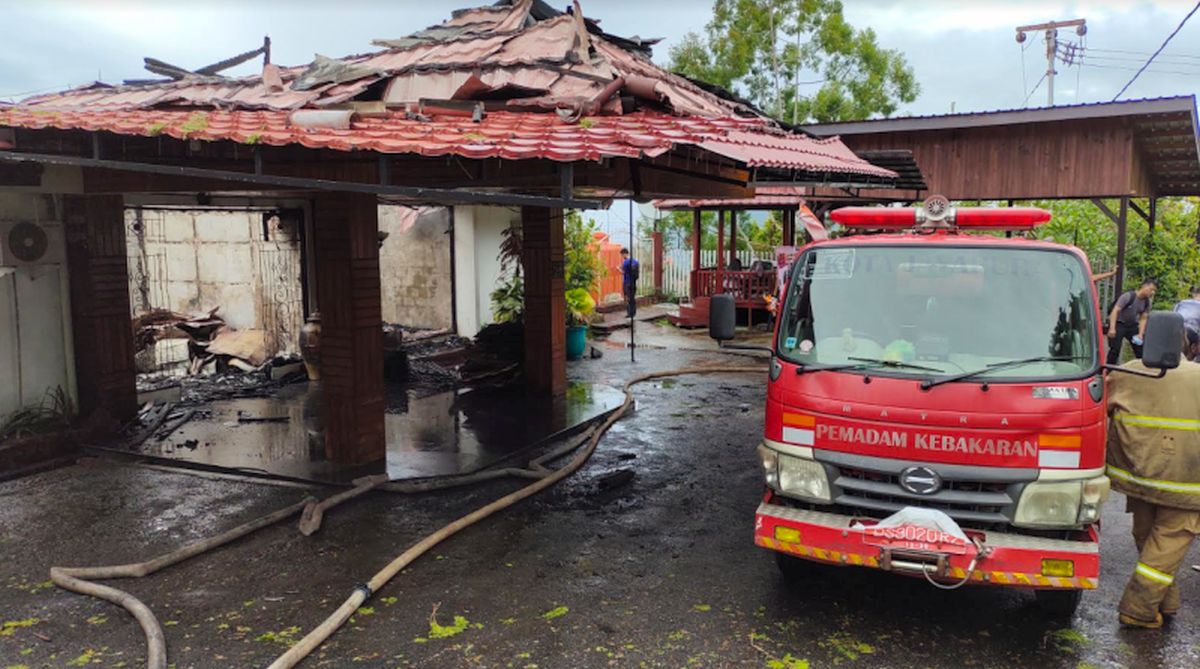 Rumah Dinas Kapolda Papua Habis di Lalap Api!