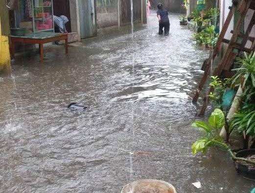 Pemukimaan Terendam Banjir, Warga Minta Solusi ke Pemkot