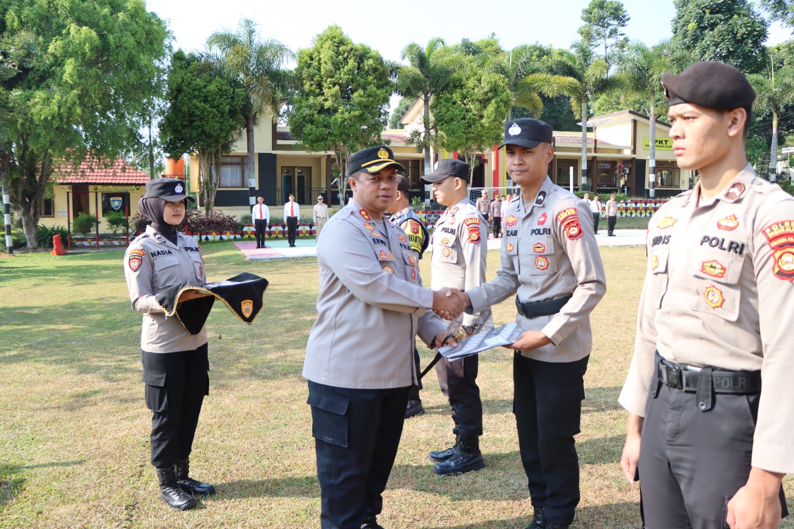 Berprestasi dan Loyalitas Dalam Kinerja, 23 Personel Mendapat Penghargaan Kapolres Pagar Alam