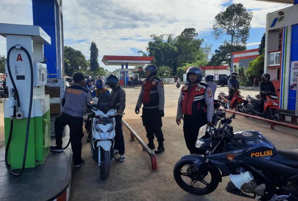Patroli ke SPBU, Polres Pagar Alam Pastikan Distribusi BBM Lancar