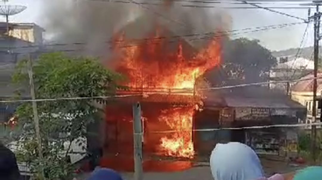  Kebakaran Dahsyat Menghantam Nendagung, 1 Rumah Rusak Berat dan 2 Rumah Rusak Ringan