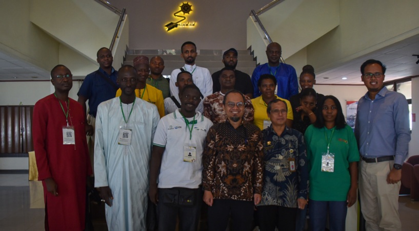 Pindad Terima Kunjungan Delegasi Afrika Didampingi BBP Lembang, Jajaki Kerjasama Tinjau Teknologi Alsintan