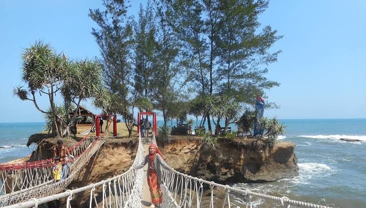 Pantai Sungai Suci, Surga Tropis dengan Pemandangan Alam yang Memukau di Bengkulu