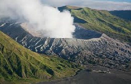 Sejarah Nama dan Misteri Gunung Batusibela: Tempat Suci dengan Kisah Mistis di Bali