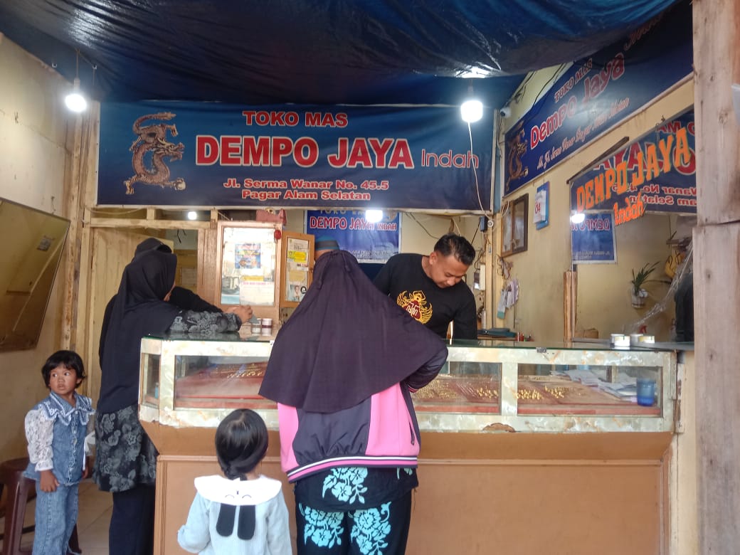 Harga Emas Turun Jadi 10,4 Juta Per Suku