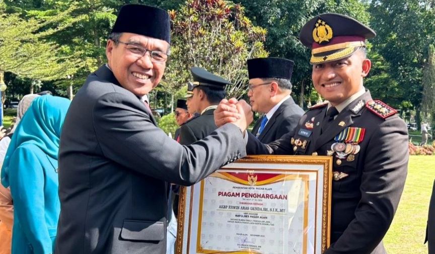 Berdedikasi Melayani Masyarakat, Kapolres dan Jajaran Terima Penghargaan Moment Hari Pahlawan