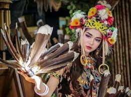 Asik Dong, Kaum Joblo Akut Wajib Tahu! Ini 5 Tradisi Enak-enak Suku Indonesia