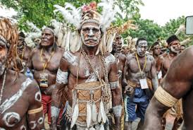 Korowai, Suku Semi-Nomaden Penjaga Tradisi di Hutan Belantara Papua