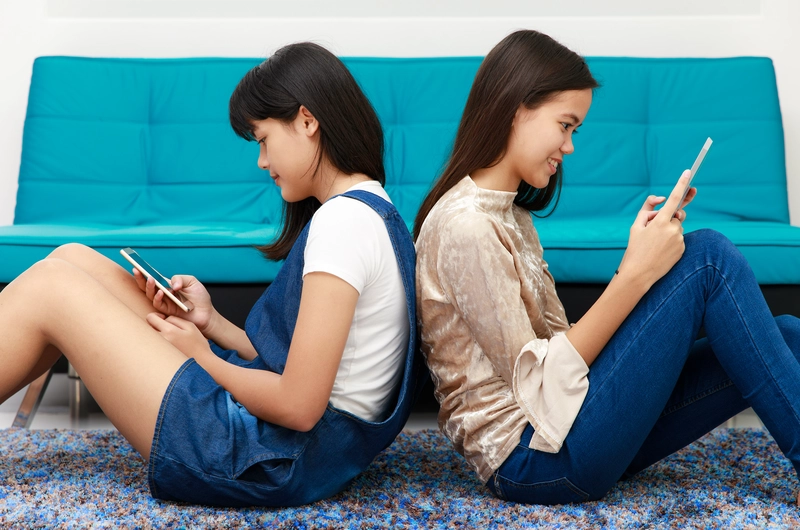 Terungkap! Begini Cara Media Sosial Diam-Diam Merusak Kesehatan Mentalmu!