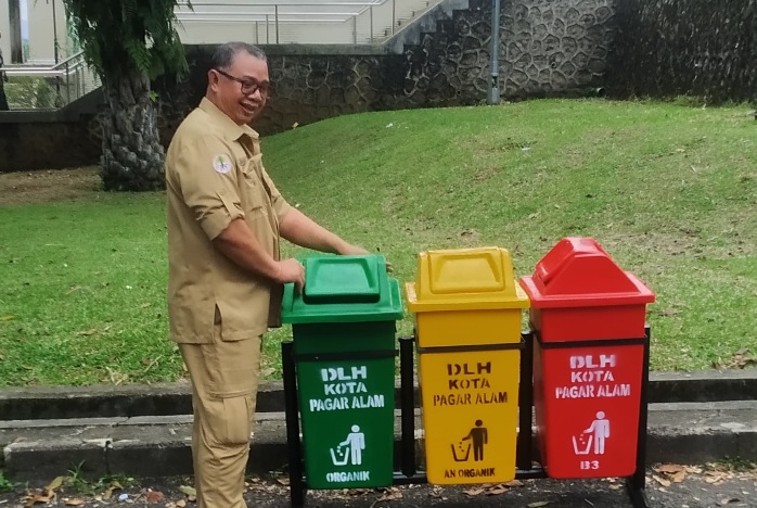 DLH Sebar Tong Sampah, Jaga Kebersihan Objek Wisata Dimoment Tahun Baru