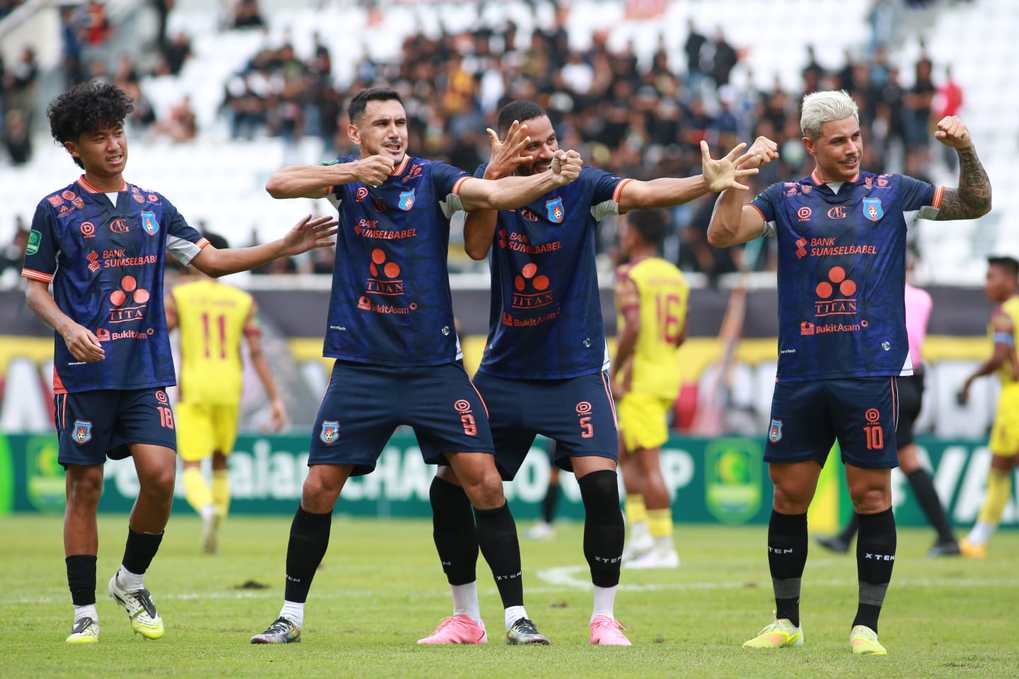 Duel Predator Brazil, Juninho vs Everton