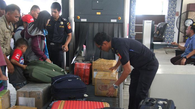  Bea Cukai Dituduh Melukai Koper Penumpang di Bandara Indonesia, Ini Faktanya!