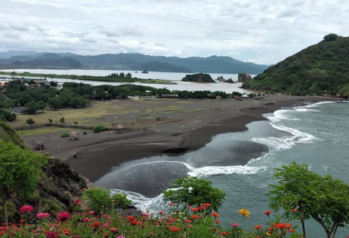  Mengungkap Tabir Gelap Pantai Payangan, Sejarah Terlupakan dan Ritual Tersembunyi