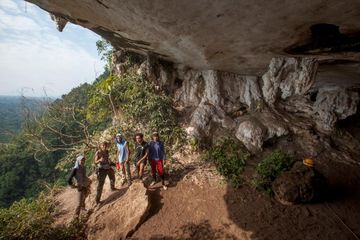 Menjelajahi Goa Tewet, Menyimpan Sejarah Leluhur Suku di Kalimantan