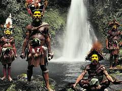Apa Benar Suku Korowai Salah Satu Dari 5 Suku di Tanah Papua Ini Kanibal? Ini Penjelasannya!