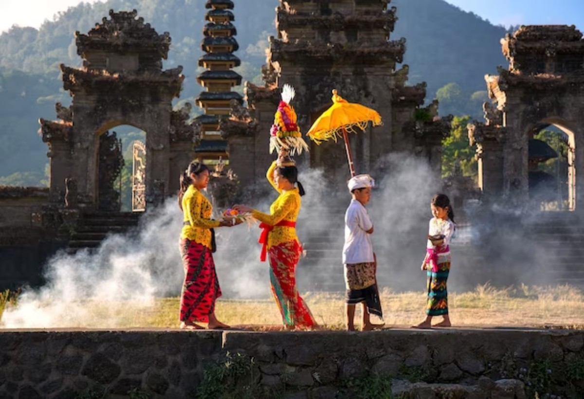 Mengapa Upacara Ngaben Begitu Penting dalam Budaya Bali? Simak Penjelasannya!