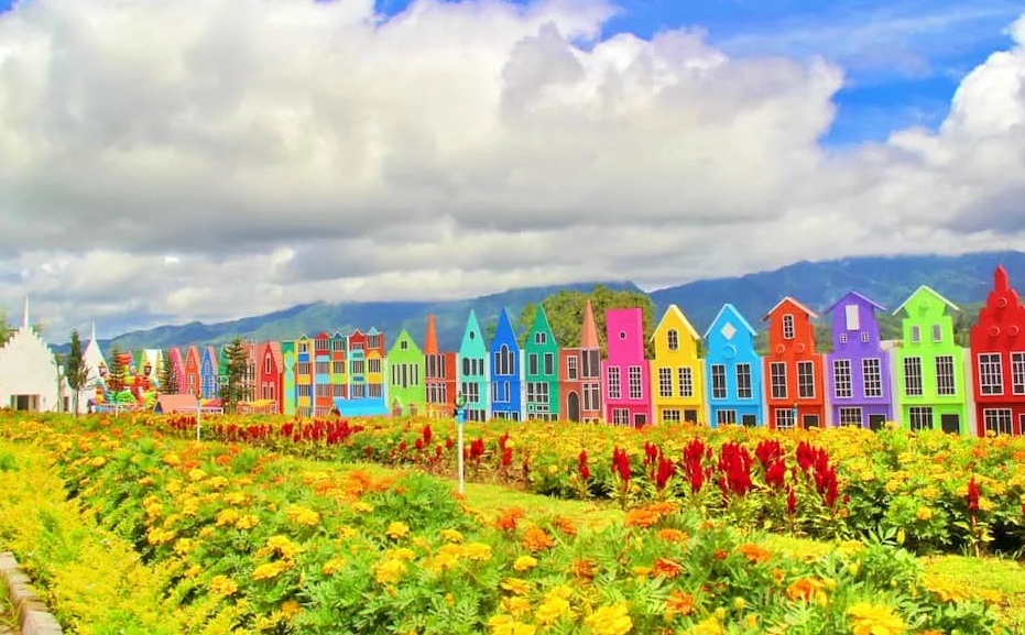 Lagi Hits Nih! Inilah Wisata Khas Ala Belanda Flora Wisata San Terra Malang