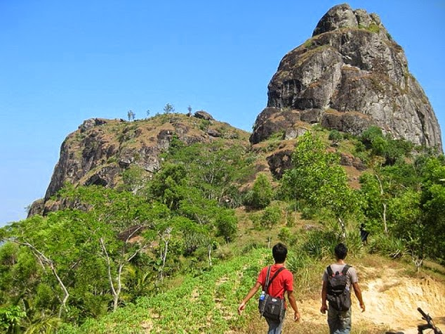 Gunung Limo: Sejarah dan Misteri di Balik Nama yang Menawan