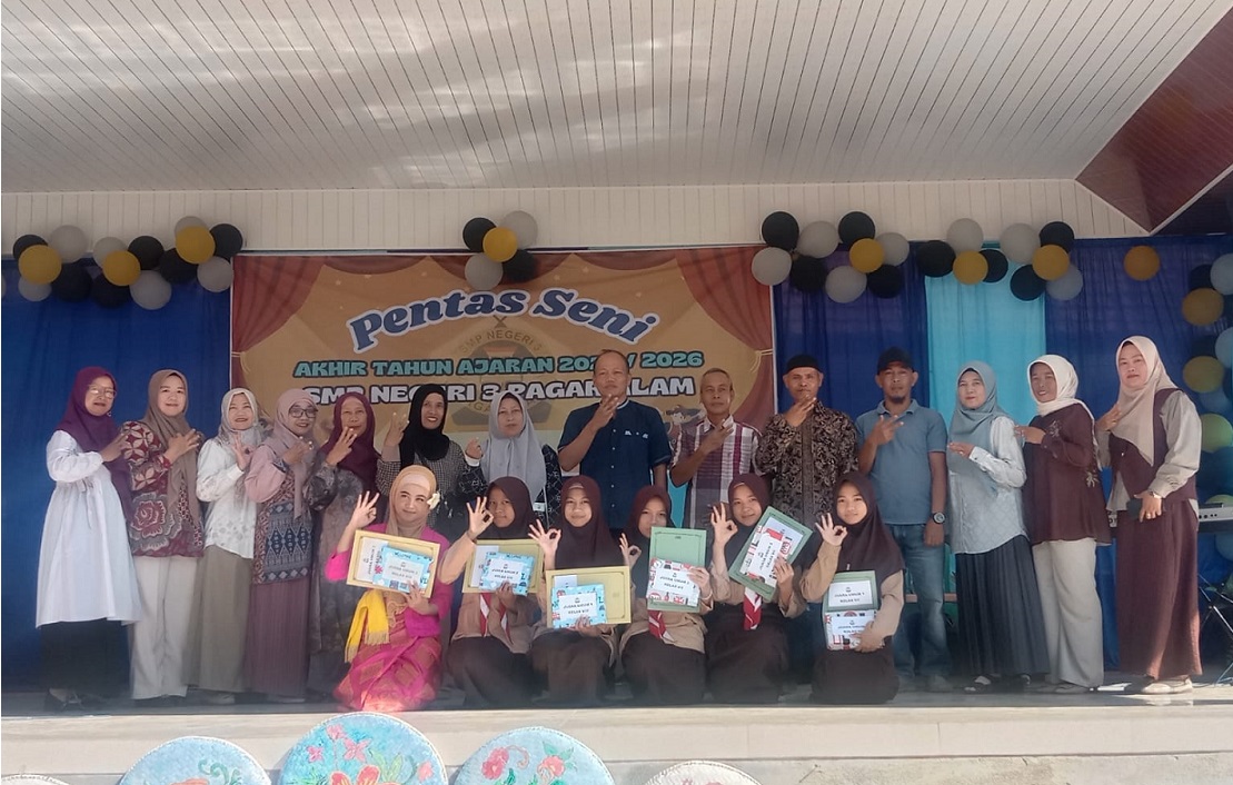 Semarak Pentas Seni, Bazar dan Gerakan Ayah Mengambil Raport ke Sekolah