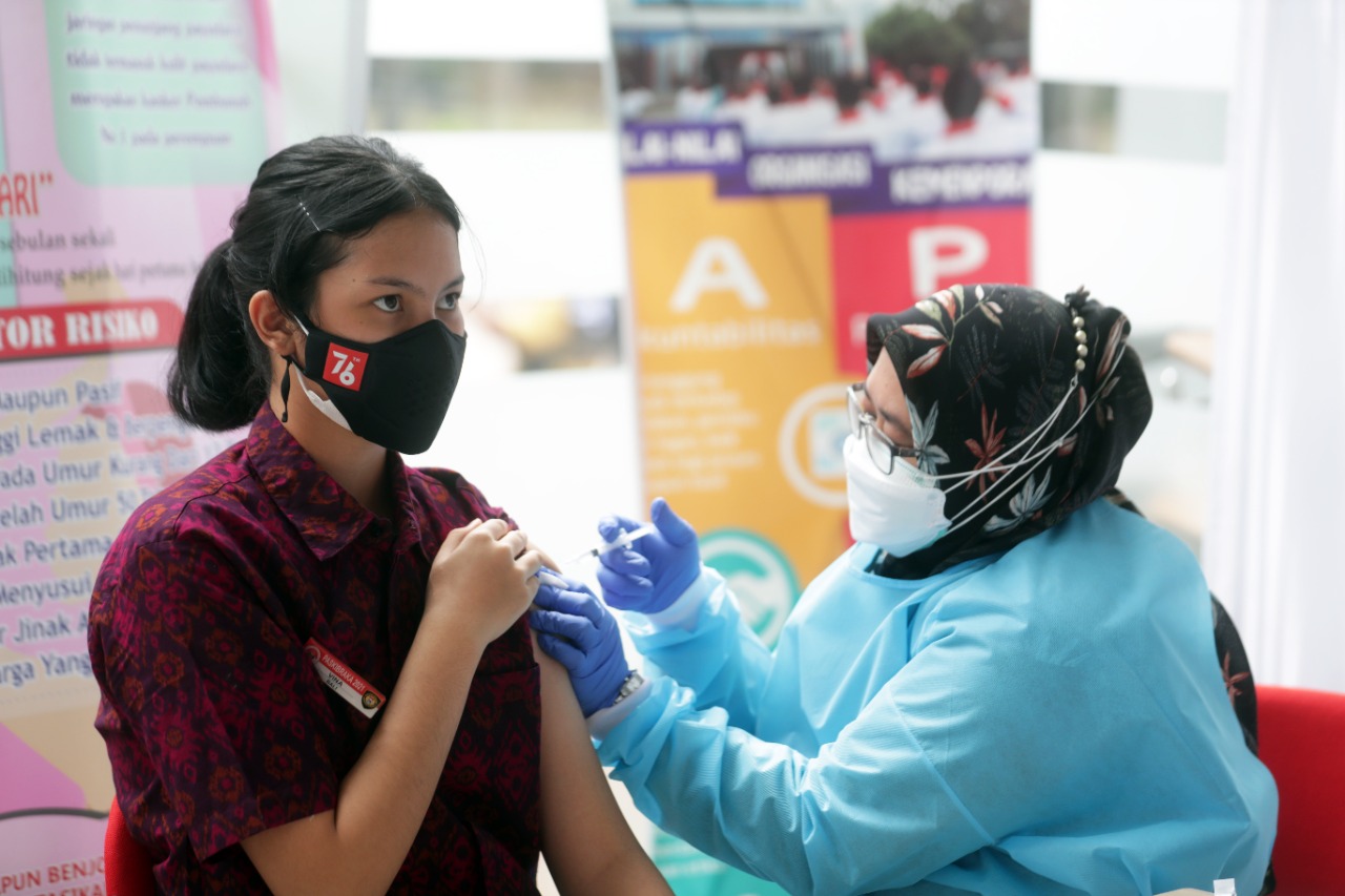 127 Orang Warga Lakukan Vaksinasi di Kantor Kelurahan Perahu Dipo
