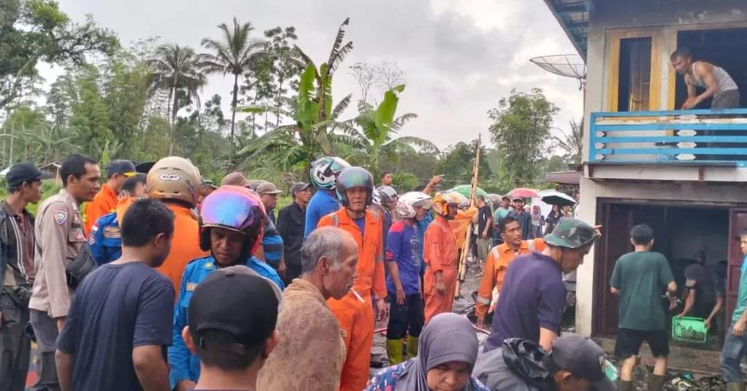 Rumah Periansyah Ludes Terbakar