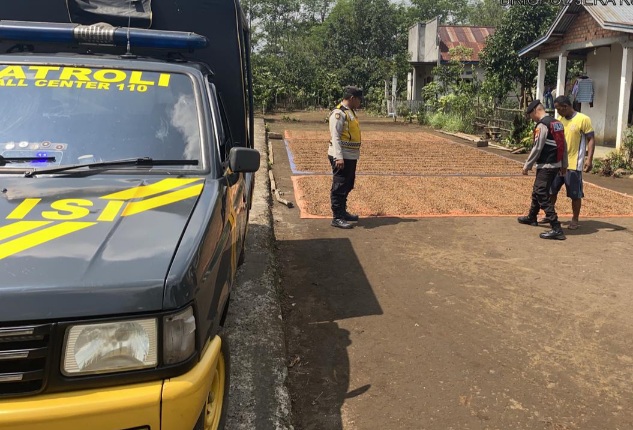 Giatkan Patroli dan Sambang Masyarakat, Sampaikan Pesan Kamtibmas