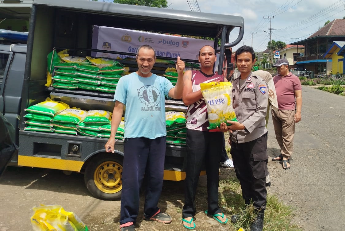 Salurkan 4 Ton Beras GPM, AKBP Januar KS Persada : Jaga Stabilitas Harga Kebutuhan Pokok 