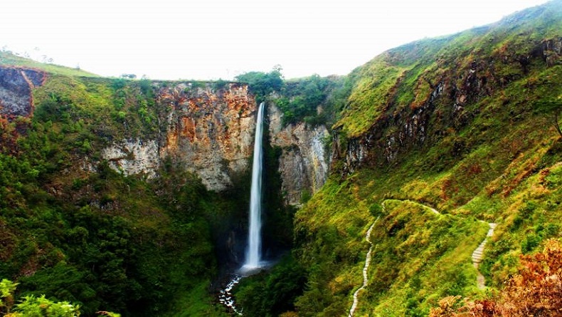 Memiliki Panorama Yang Indah, Ini Dia 5 List Air Terjun Tertiggi Yang Ada Di Indonesia!